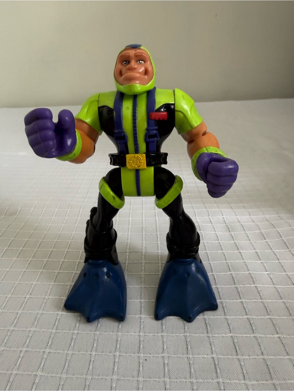 Vintage Fisher-Price Rescue Heroes Action Figure Gil Gripper  2001.